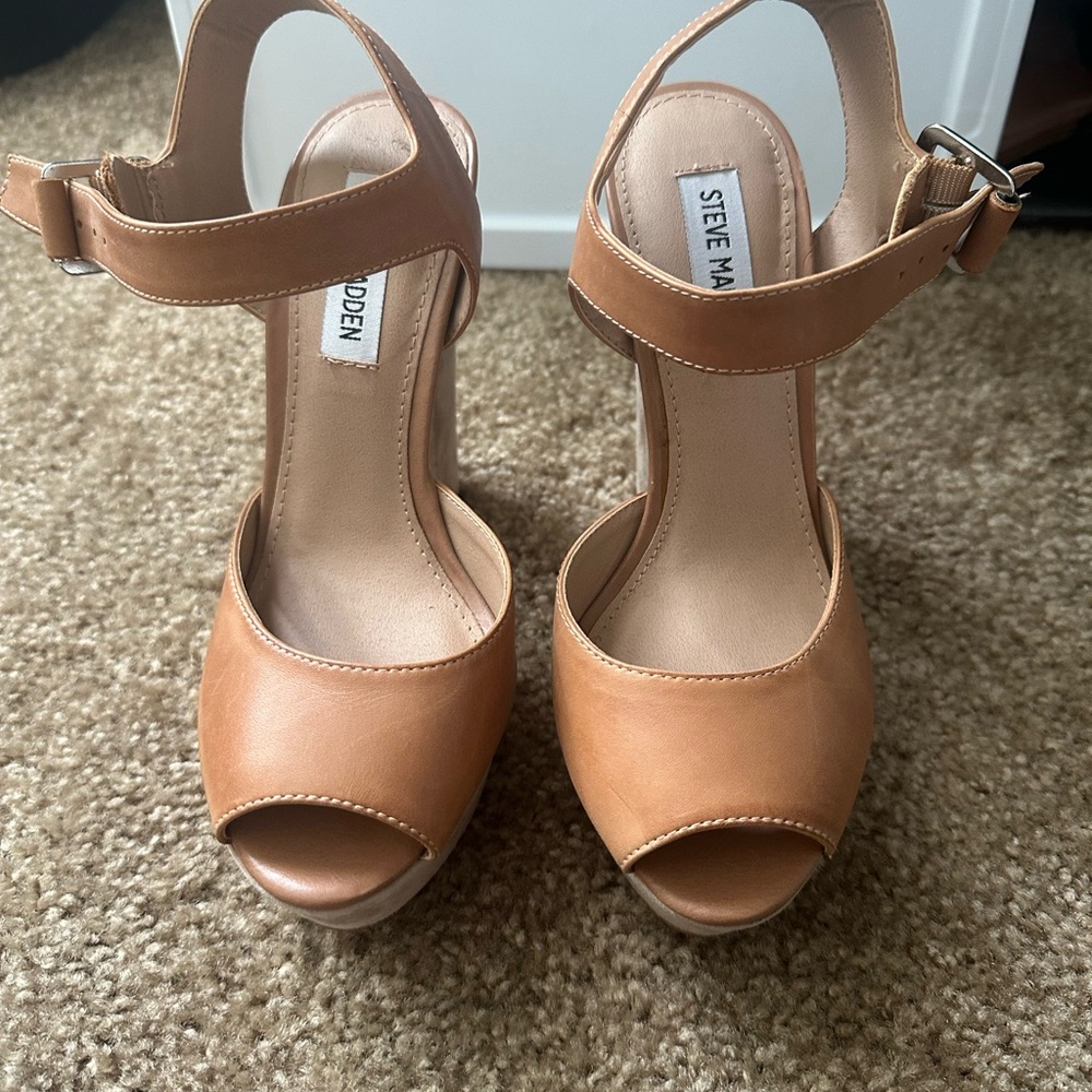 Steve Madden Camel Peep Toe Heels